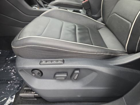 Certified 2024 Volkswagen Tiguan SEL R-Line image 28