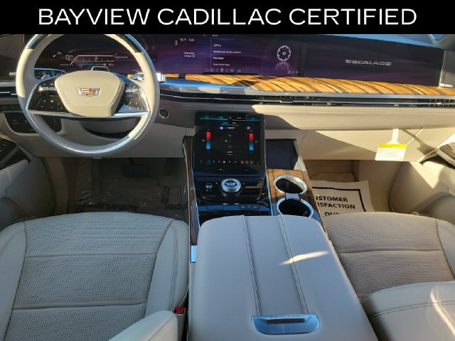 Used 2025 Cadillac Escalade Premium Luxury Platinum AWD/4WD image 23
