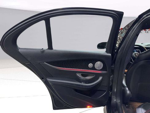 Used 2023 Mercedes-Benz E 350 4MATIC Sedan image 41