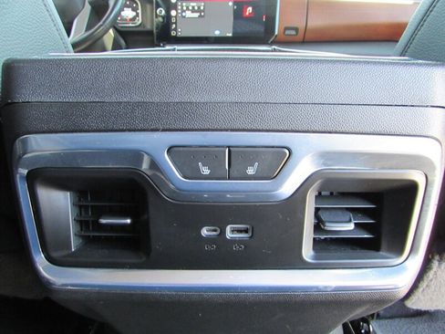 Used 2022 GMC Sierra 1500 Denali w/ Technology Package AWD/4WD image 32