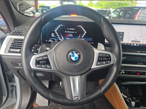 Used 2025 BMW X6 xDrive40i AWD/4WD image 11