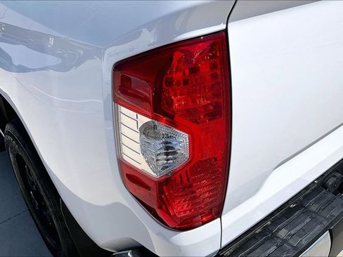 Used 2017 Toyota Tundra SR5 w/ SR5 Upgrade Package image 39