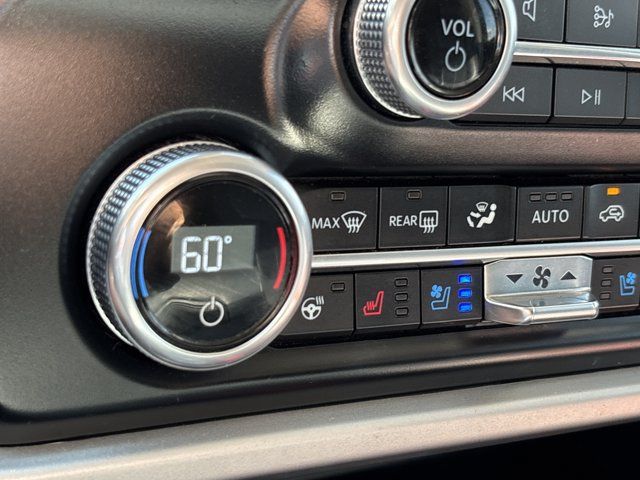 Used 2024 Ford Expedition XLT AWD/4WD image 38