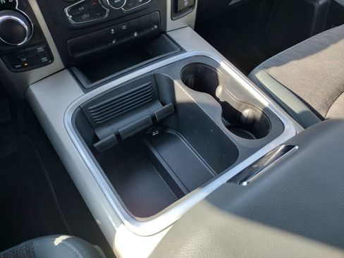 Used 2017 RAM 1500 Classic SLT w/ SLT Plus D￩cor Group AWD/4WD image 29