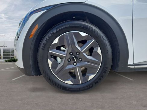 Used 2025 Kia EV6 Light RWD image 10