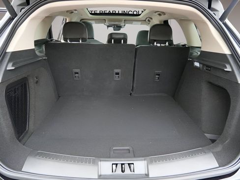 Used 2025 Lincoln Corsair AWD w/ Equipment Group 101A image 12