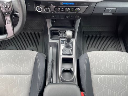 Used 2021 Toyota Tacoma TRD Off-Road AWD/4WD image 23