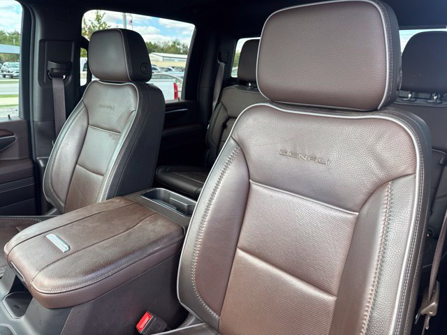 Used 2024 GMC Sierra 2500 Denali w/ Denali Reserve Package AWD/4WD image 11