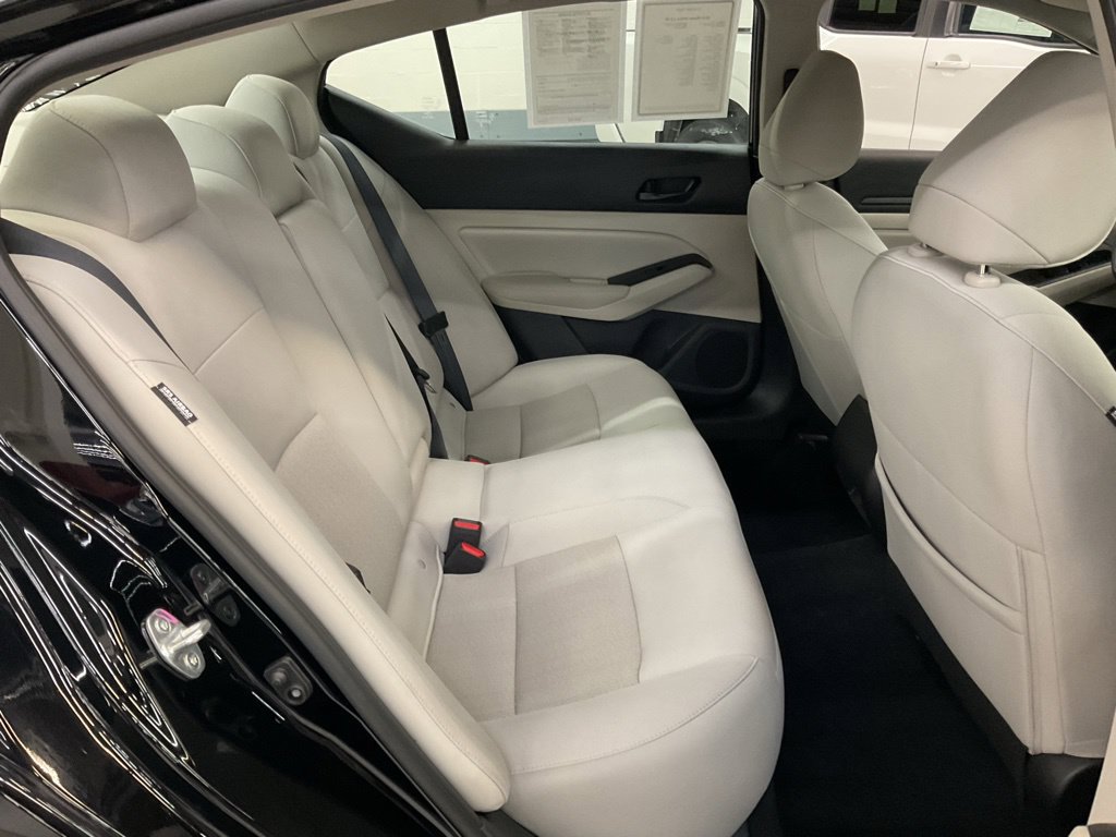 Used 2024 Nissan Altima 2.5 SV AWD/4WD image 19