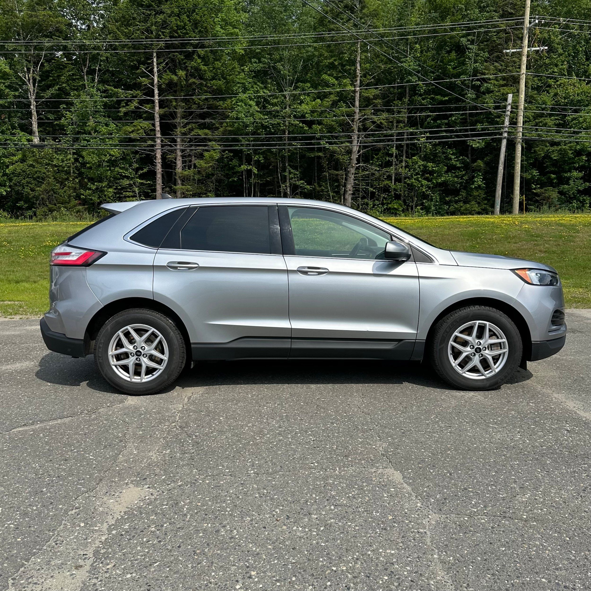 Used 2024 Ford Edge SEL AWD/4WD image 2