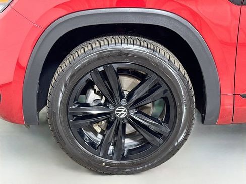 Used 2023 Volkswagen Atlas Cross Sport SEL R-Line AWD/4WD image 29