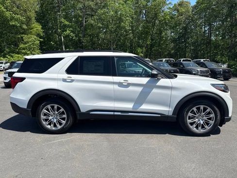 Used 2025 Ford Explorer Active w/ Active Comfort Package AWD/4WD image 6