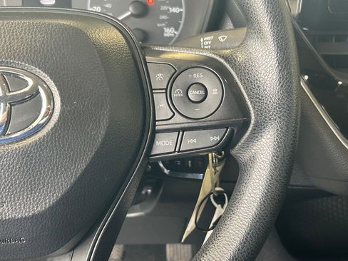 Used 2024 Toyota Corolla LE image 39