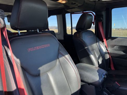 Used 2018 Jeep Wrangler Unlimited Rubicon image 35