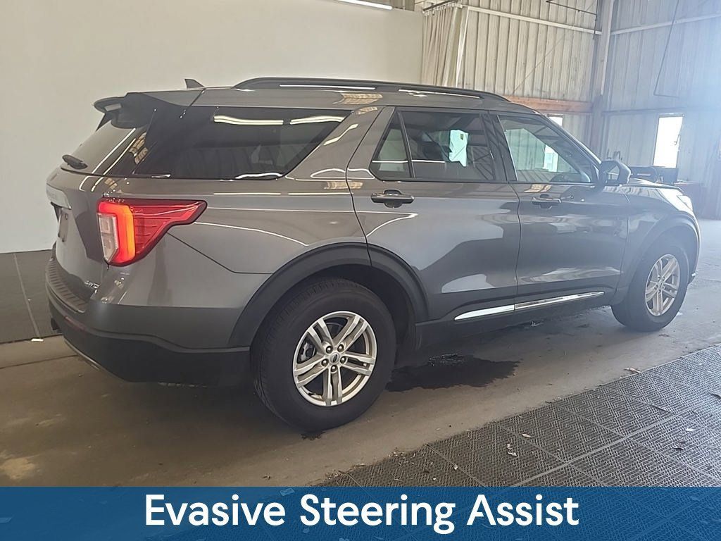 Used 2023 Ford Explorer XLT w/ Equipment Group 202A AWD/4WD image 15