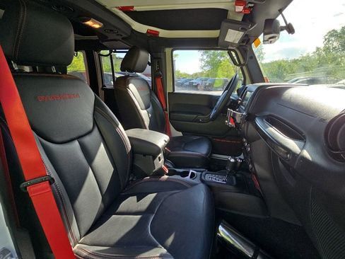 Used 2018 Jeep Wrangler Unlimited Rubicon AWD/4WD image 17