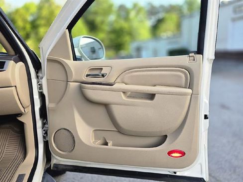 Used 2013 Cadillac Escalade ESV Luxury image 31