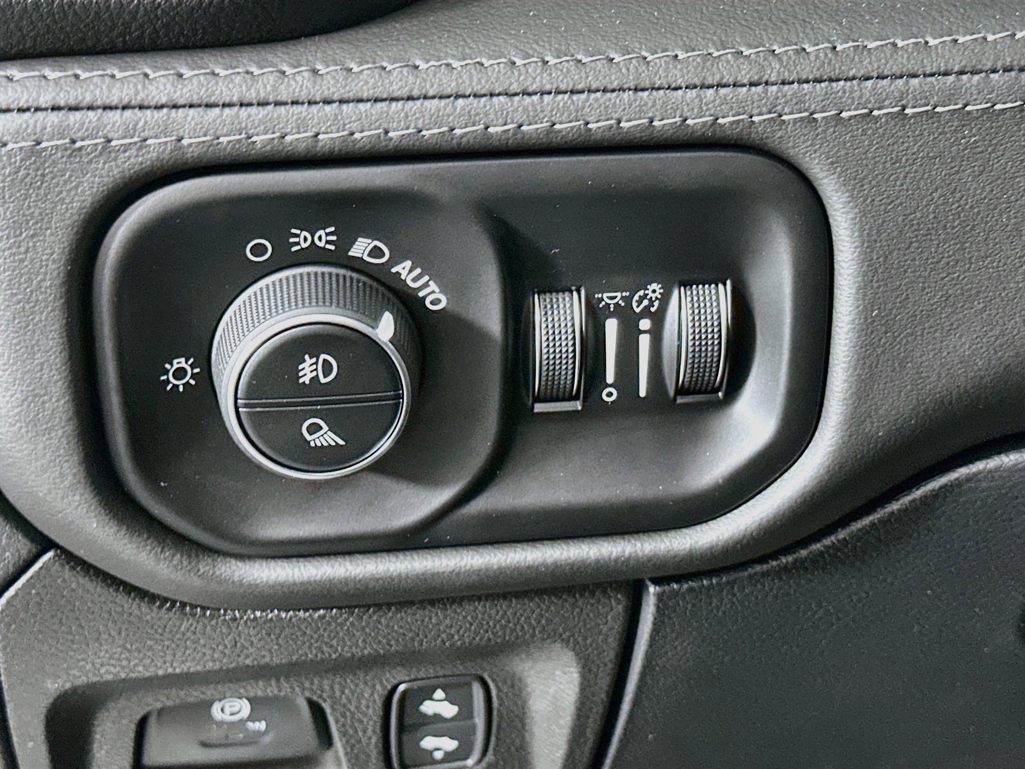 Used 2020 RAM 1500 Limited RWD image 17