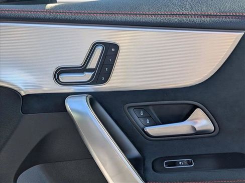 Used 2023 Mercedes-Benz CLA 250 image 25