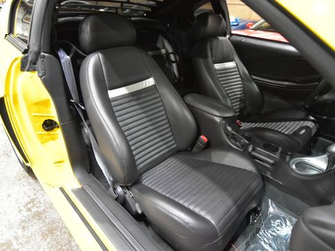Used 2004 Ford Mustang Mach 1 RWD image 35