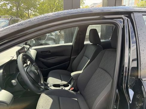 Used 2025 Toyota Corolla LE FWD image 11