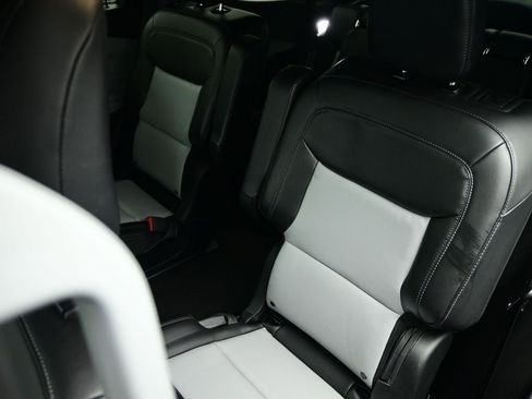 Used 2023 Ford Explorer XLT w/ Equipment Group 202A image 27