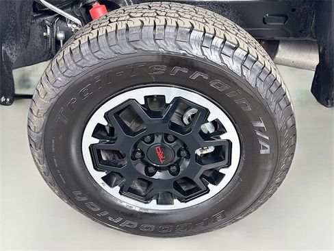 Certified 2025 Toyota Tacoma TRD Off-Road image 29