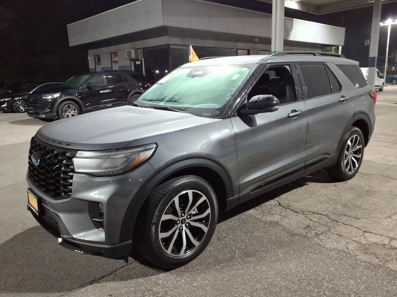 Certified 2025 Ford Explorer ST-Line AWD/4WD image 7