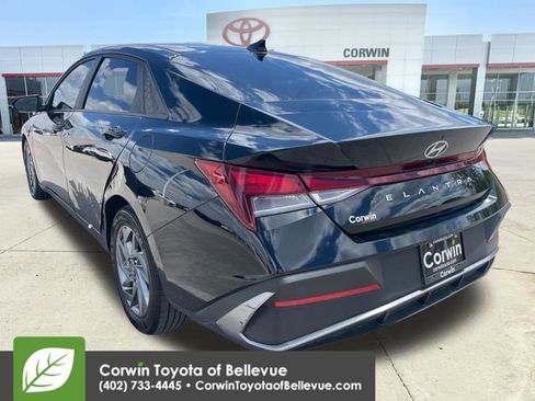 Used 2024 Hyundai Elantra SEL FWD image 3