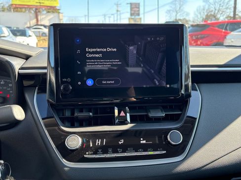 Used 2025 Toyota Corolla LE image 18