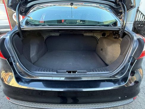 Used 2014 Ford Focus SE w/ SE Winter Package FWD image 18