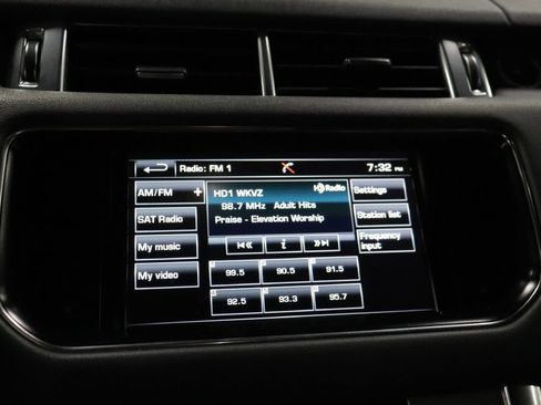 Used 2015 Land Rover Range Rover Sport SE image 33