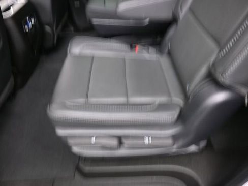Used 2025 GMC Yukon XL Denali AWD/4WD image 21