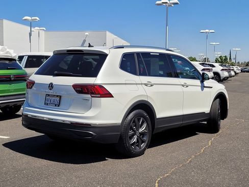 Used 2023 Volkswagen Tiguan SE AWD/4WD image 6