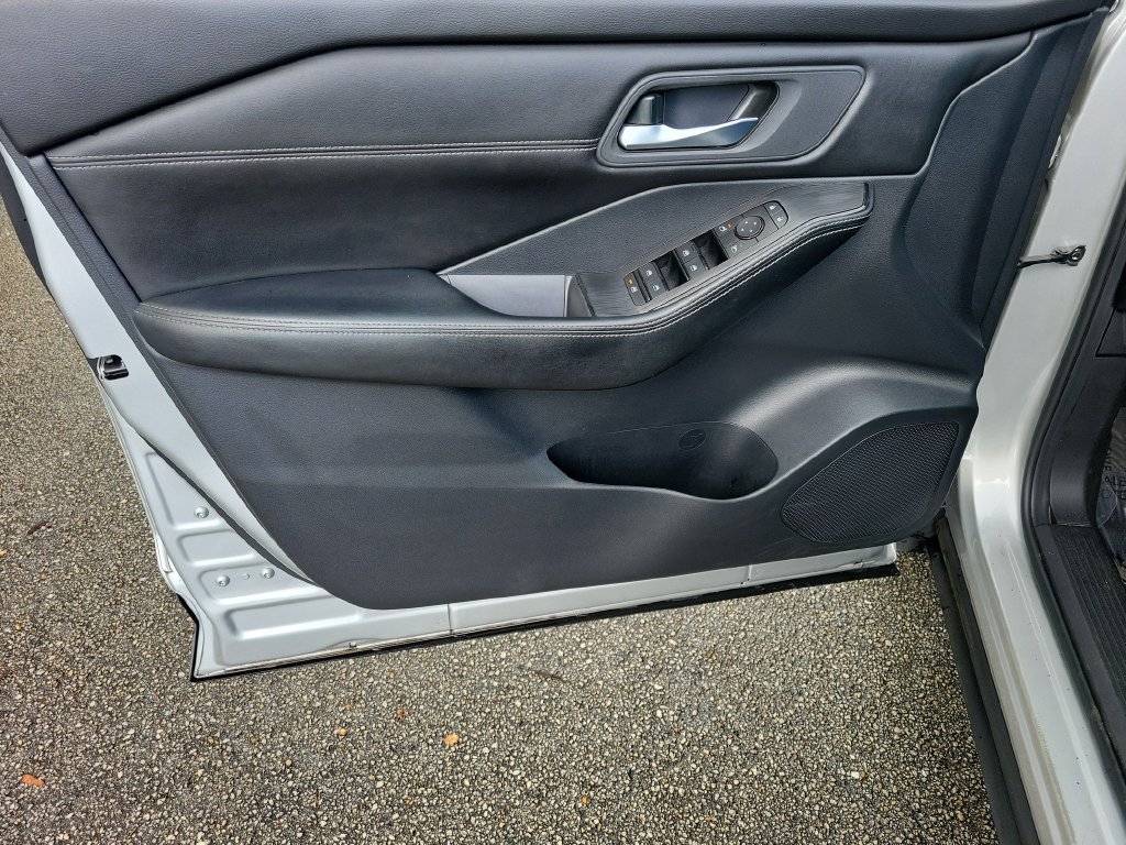 Certified 2024 Nissan Rogue SV w/ SV Premium Package FWD image 29