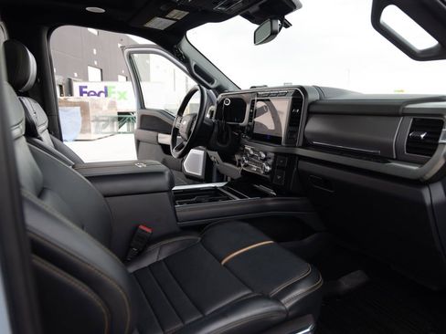 Used 2024 Ford F350 Platinum w/ Tremor Off-Road Package image 31