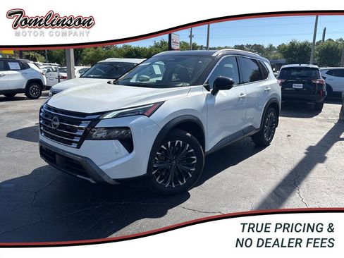 Used 2025 Nissan Rogue SL w/ Tech Package image 1