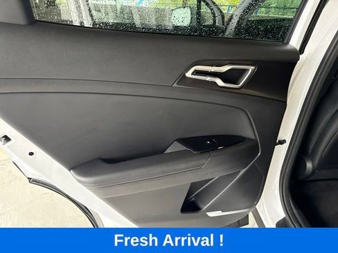 Used 2024 Kia Sportage EX FWD image 13