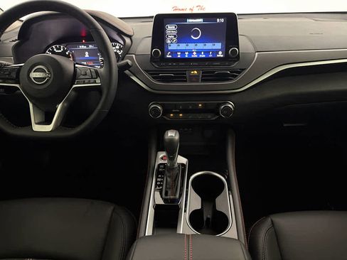 Certified 2025 Nissan Altima 2.5 SR FWD image 19