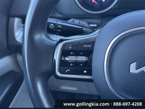 Certified 2023 Kia Carnival LX image 21