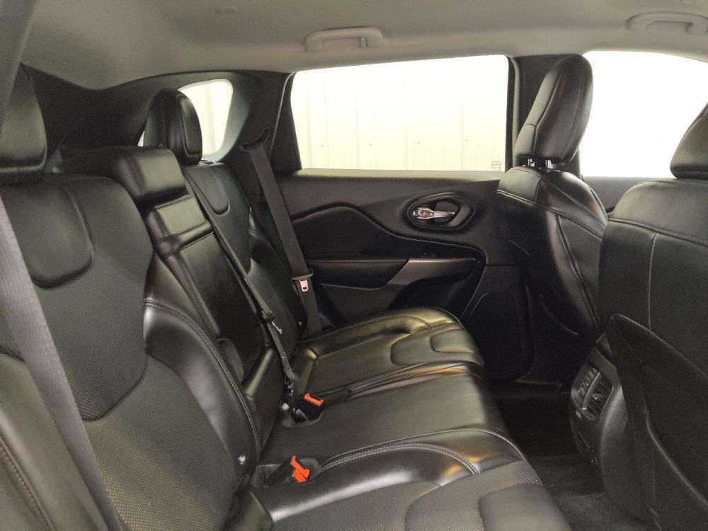 Used 2019 Jeep Cherokee Limited AWD/4WD image 19