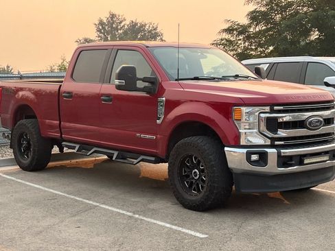 Used 2022 Ford F250 XLT AWD/4WD image 2