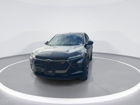 Used 2024 Chevrolet Trax RS image 3