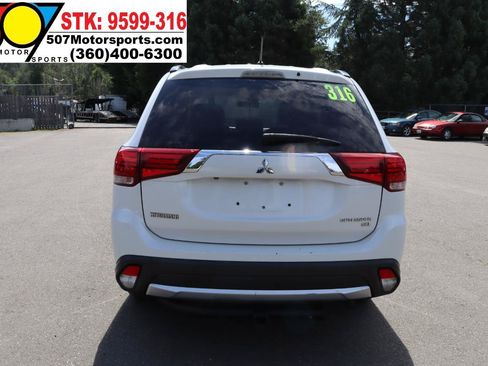 Used 2016 Mitsubishi Outlander SEL AWD/4WD image 8