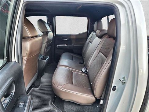 Used 2021 Toyota Tacoma Limited AWD/4WD image 20