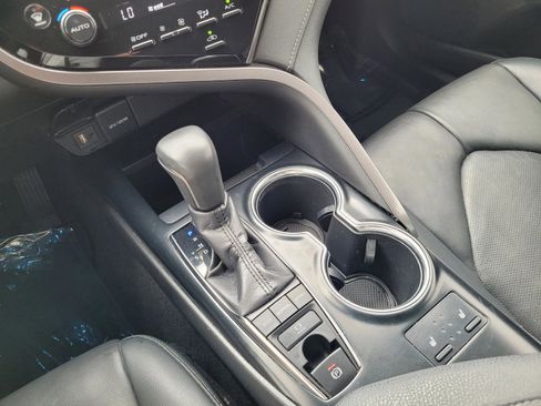 Used 2019 Toyota Camry XSE FWD image 24