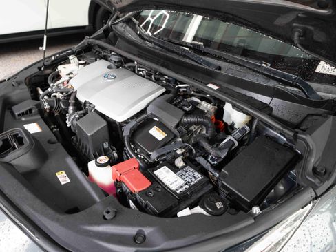 Used 2020 Toyota Prius Prime XLE FWD image 32