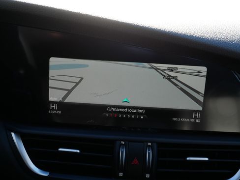 Used 2018 Alfa Romeo Giulia AWD image 29