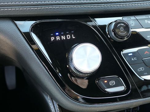 Used 2025 Chrysler Pacifica Limited FWD image 20