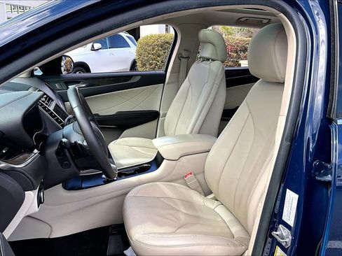 Used 2019 Lincoln MKC Reserve image 8